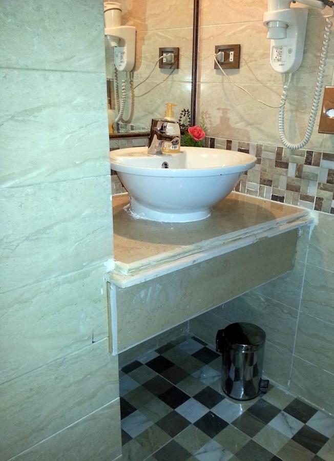 Mg Nefertiti Hotel Ελ Μίνια Δωμάτιο φωτογραφία